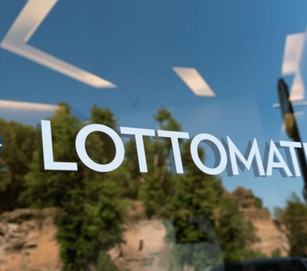 Lottomatica domina il mercato dei casinò online nel mese di Aprile 2023. Cali per Pokerstars, Bet365 e Netbet