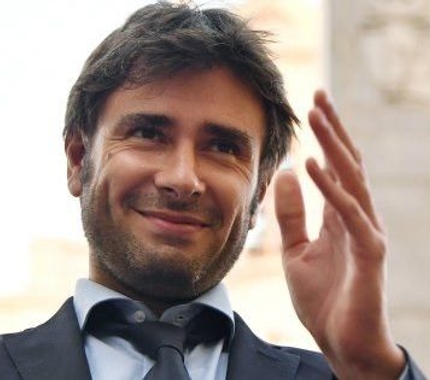 Alessandro Di Battista “spera” in Salvini per reintroduzione della pubblicità al gioco