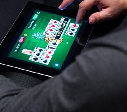 I 'giganti' del gambling difendono il progetto della liquidità condivisa del poker online