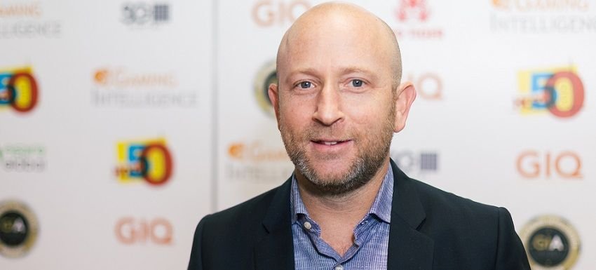 Indagine interna per 888: dimissioni lampo del CEO Itai Pazner e sospensione degli account VIP. Perdite globali stimate entro il 3% 